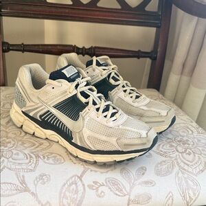 Nike Vomero 5